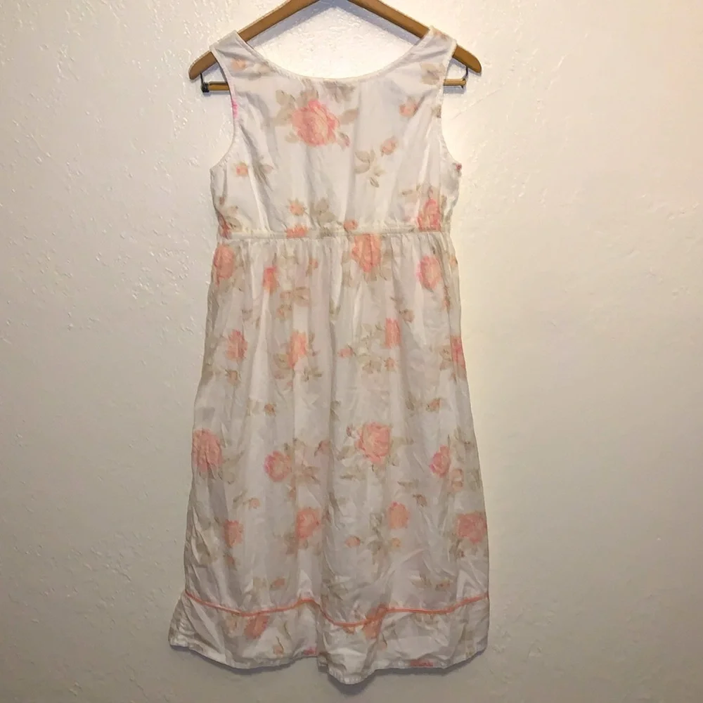 Victorias Dream White And Peach Floral V Neck Vintage Style Cotton Gown